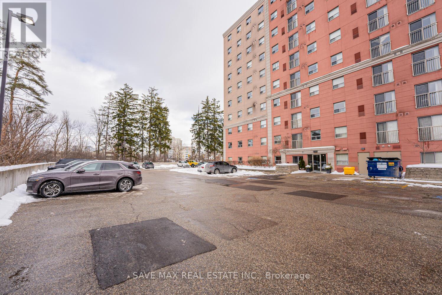 804 - 274 Erb Street W, Waterloo, Ontario N2L 1W2 - Photo 4 - X12588506