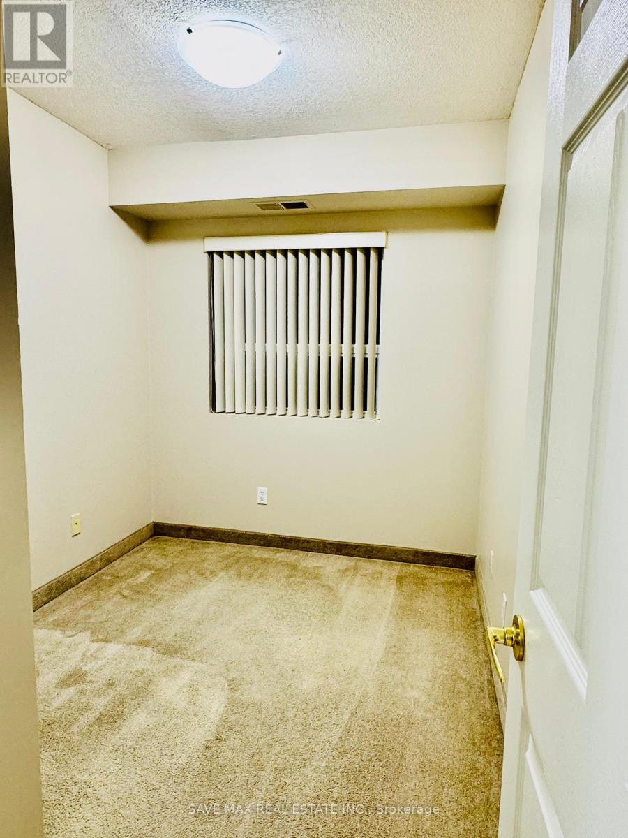 804 - 274 Erb Street W, Waterloo, Ontario N2L 1W2 - Photo 9 - X12588506