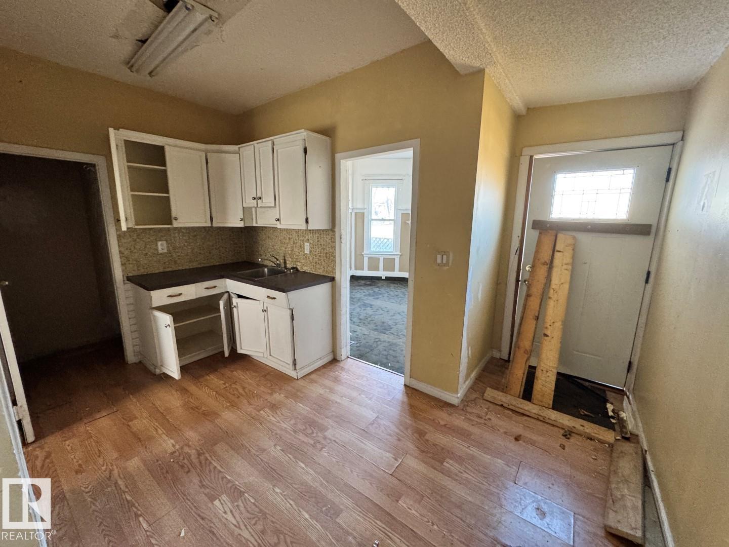 11251 86 St Nw, Edmonton, Alberta  T5B 3H7 - Photo 7 - E4466682