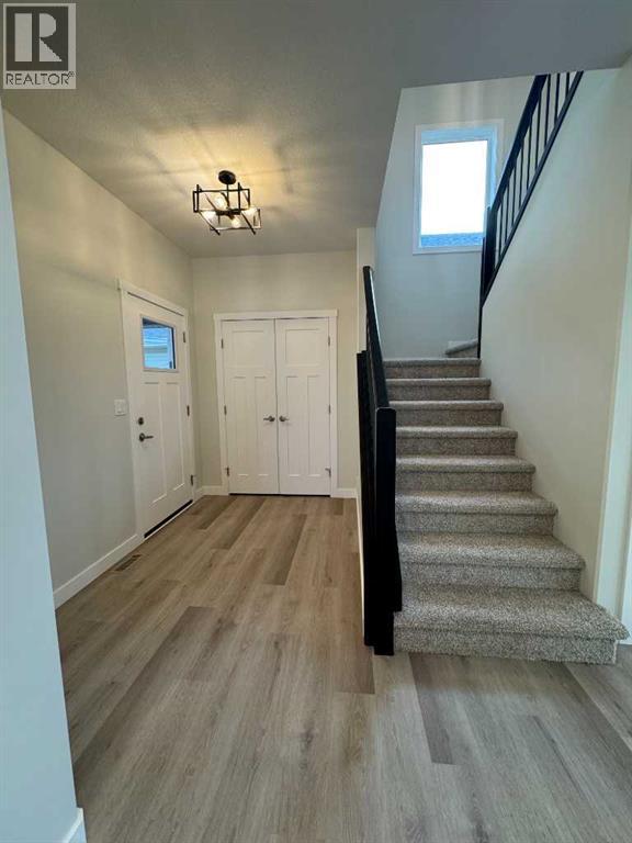 38 Tagish Avenue, Red Deer, Alberta  T4P 0Y7 - Photo 2 - A2265440