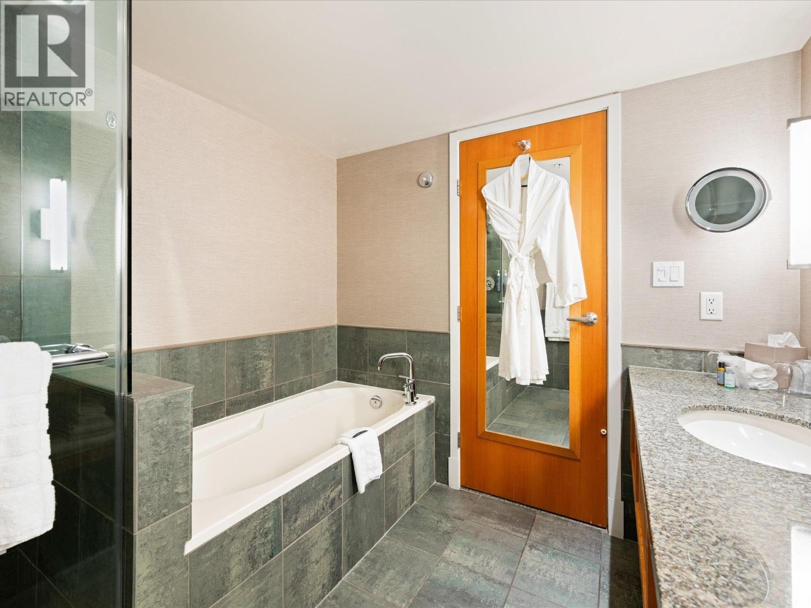 972 4090 Whistler Way, Whistler, British Columbia  V8E 1J3 - Photo 16 - R3070771