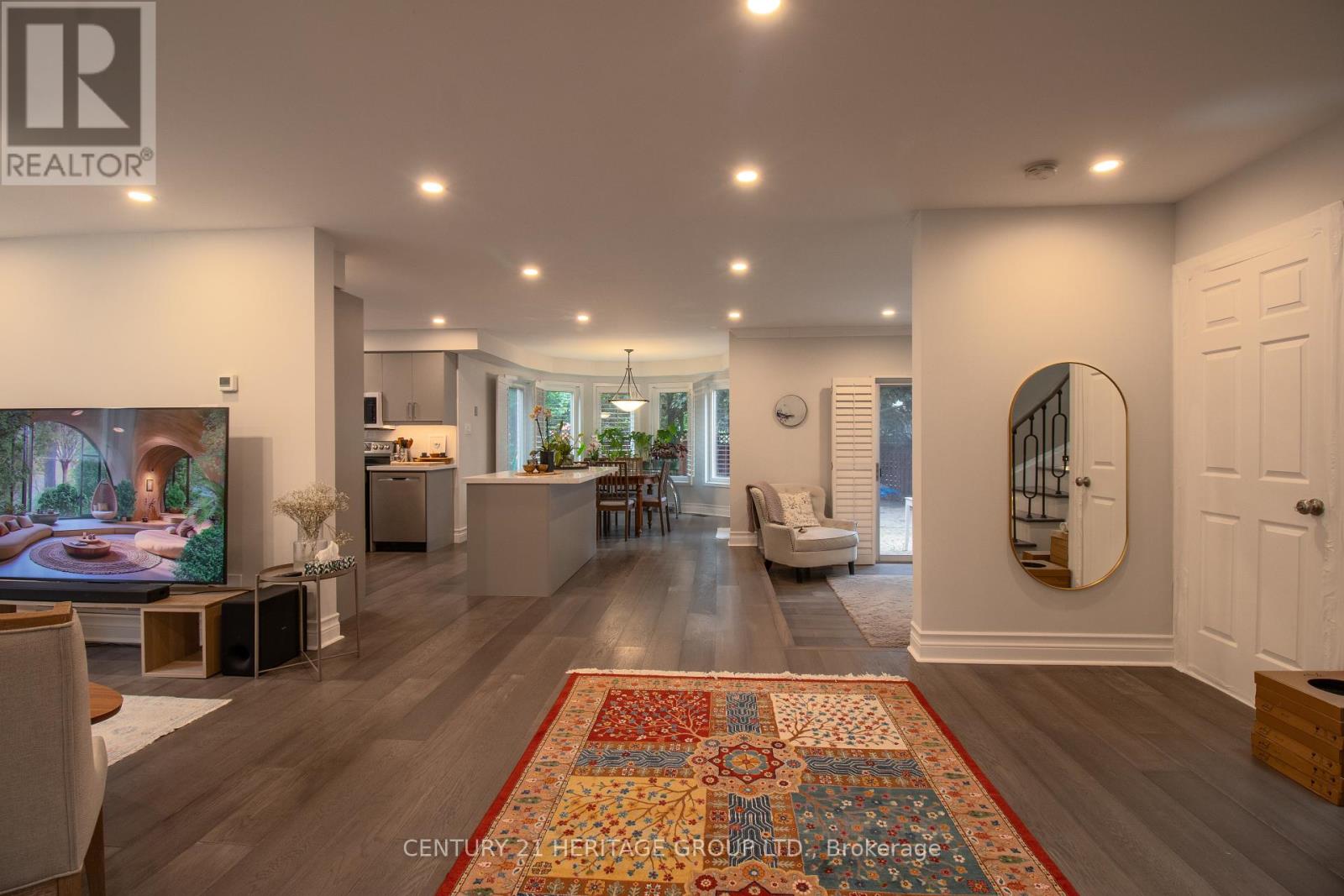 27 Charing Crescent, Aurora, Ontario  L4G 6P4 - Photo 11 - N12588544