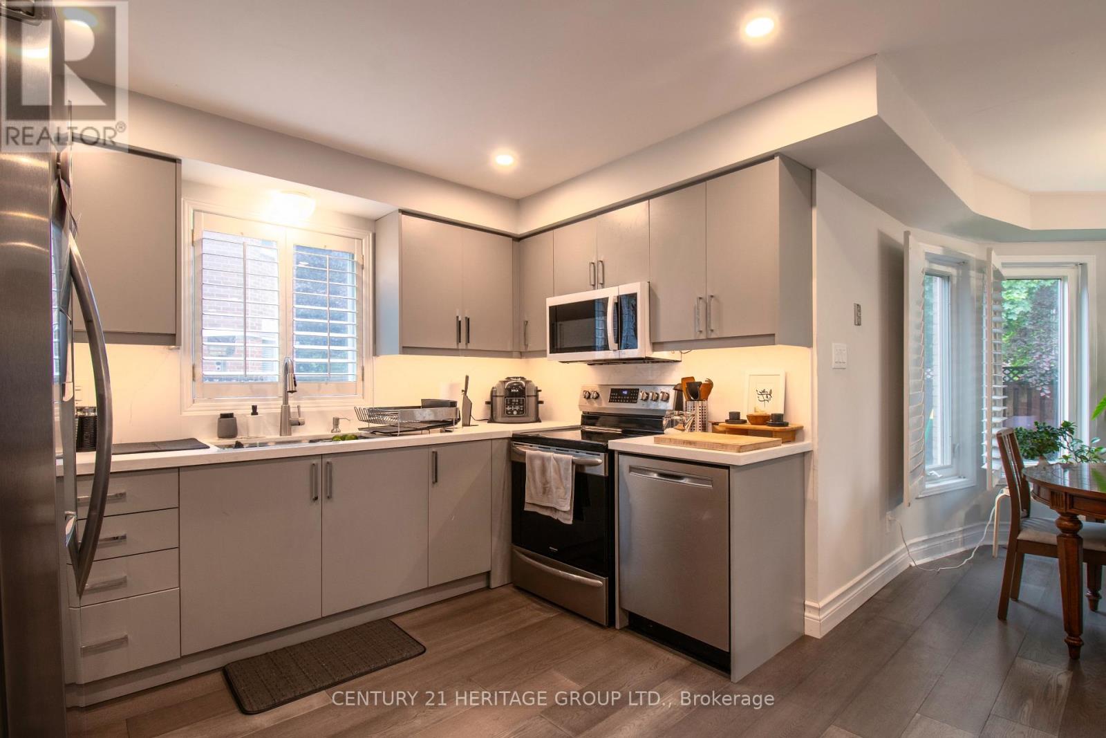 27 Charing Crescent, Aurora, Ontario  L4G 6P4 - Photo 17 - N12588544