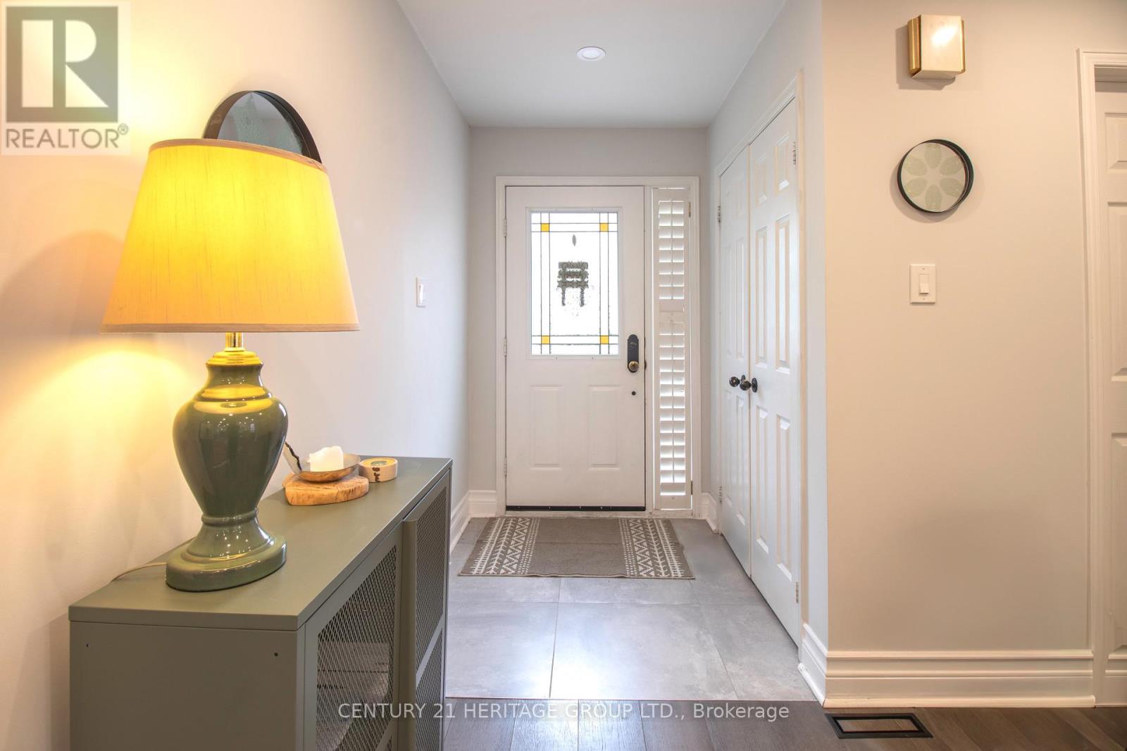 27 Charing Crescent, Aurora, Ontario  L4G 6P4 - Photo 6 - N12588544