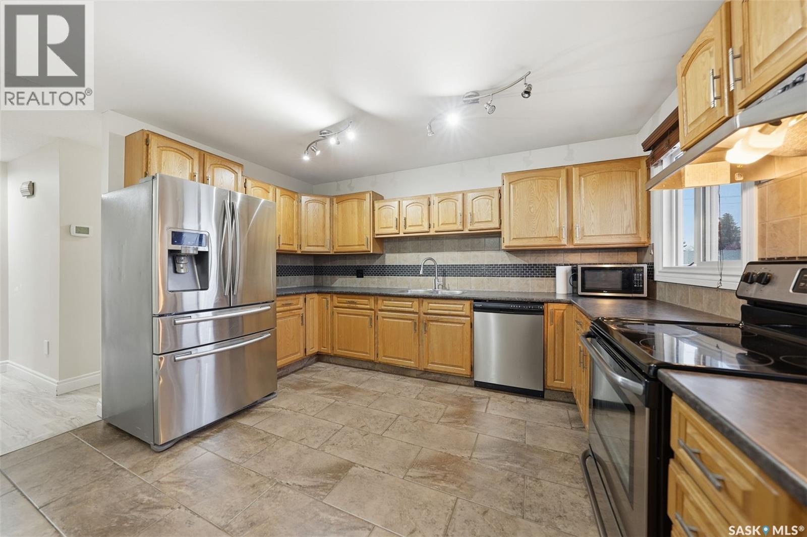 61 Moncton Place, Saskatoon, Saskatchewan  S7H 4J9 - Photo 4 - SK024840