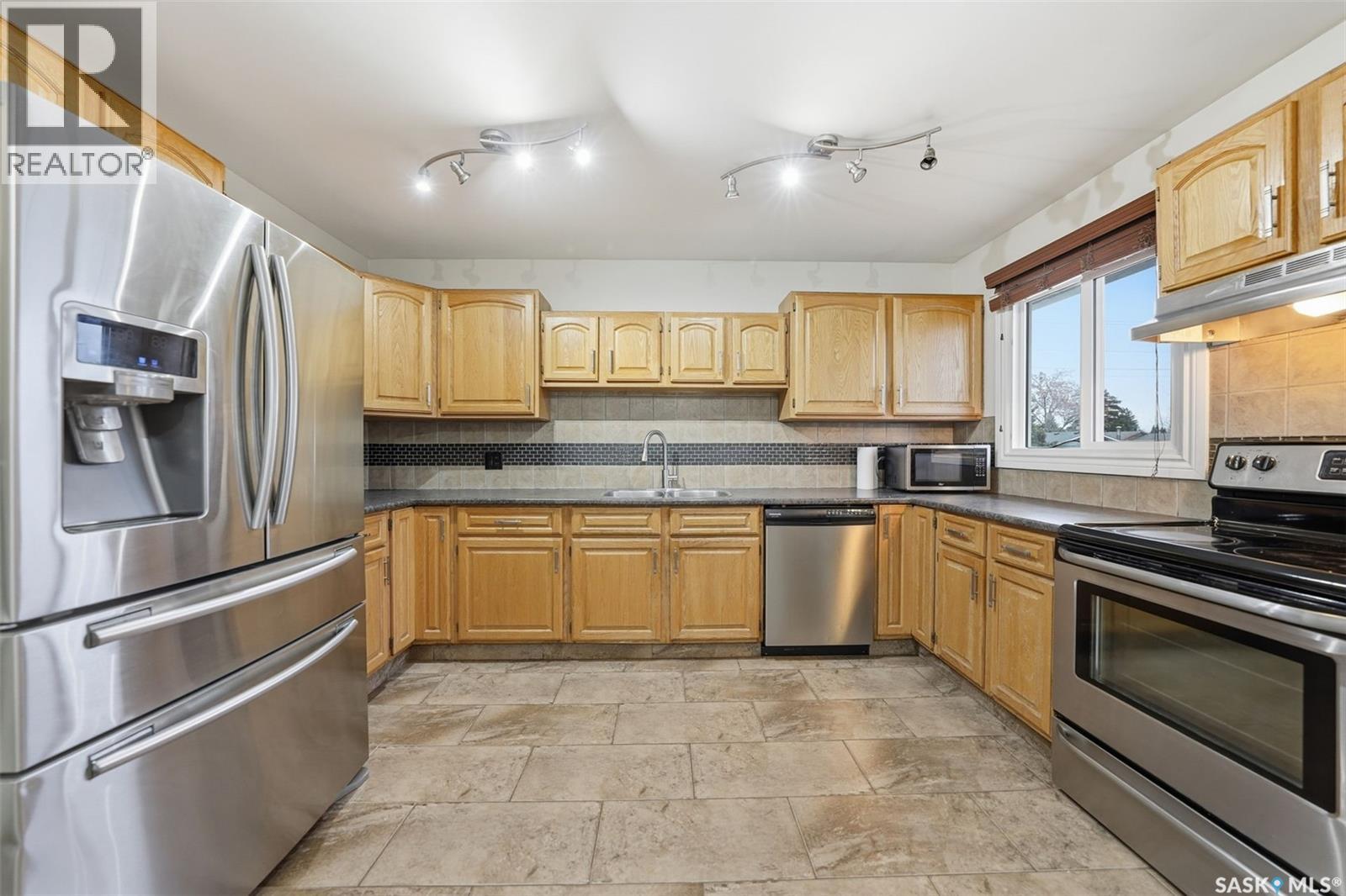 61 Moncton Place, Saskatoon, Saskatchewan  S7H 4J9 - Photo 6 - SK024840