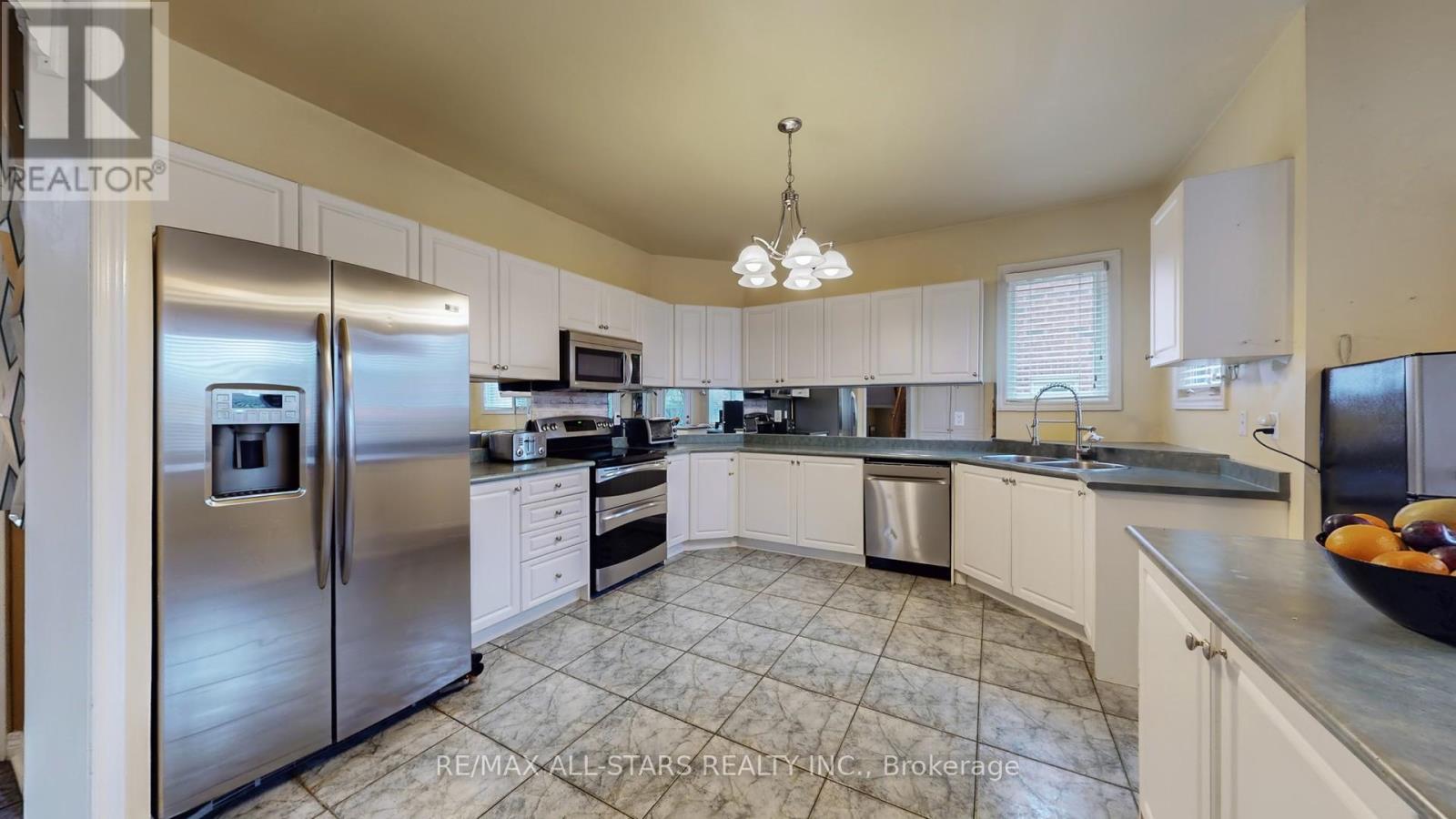 54 Bretton Circle, Markham, Ontario  L3S 3R1 - Photo 17 - N12586978