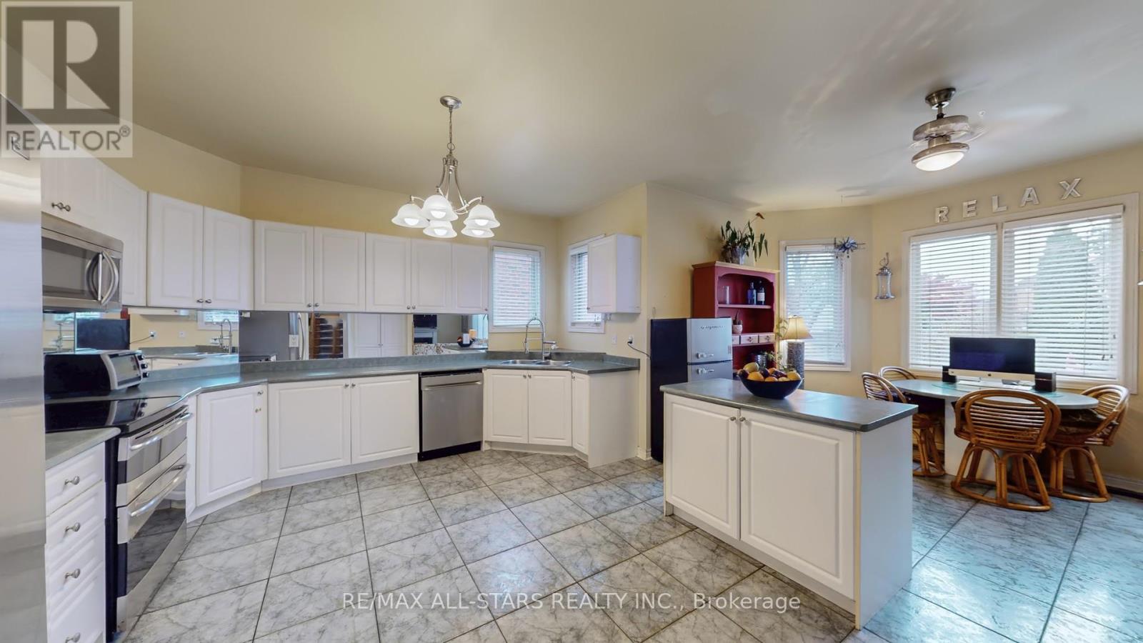 54 Bretton Circle, Markham, Ontario  L3S 3R1 - Photo 19 - N12586978