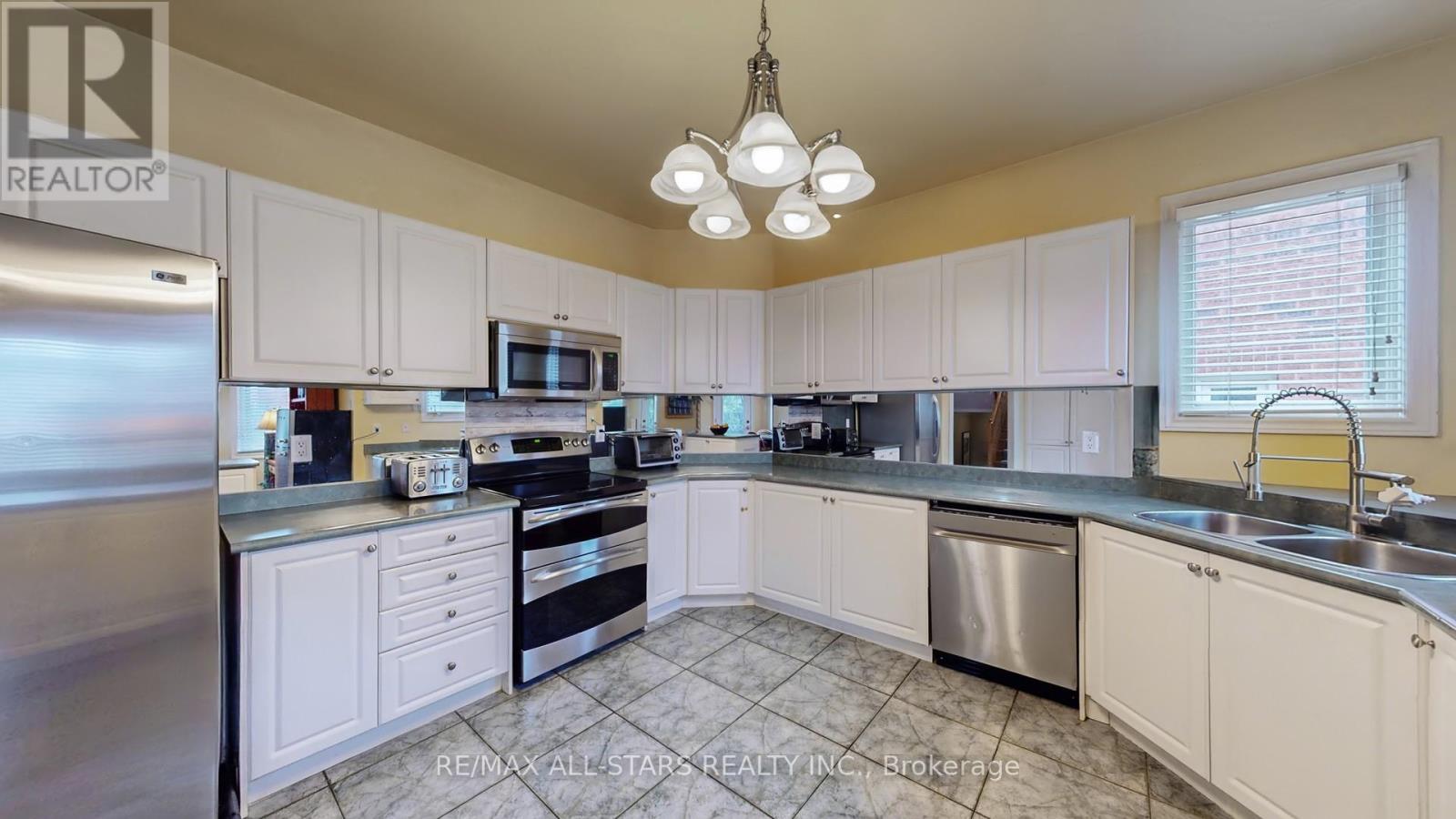 54 Bretton Circle, Markham, Ontario  L3S 3R1 - Photo 18 - N12586978