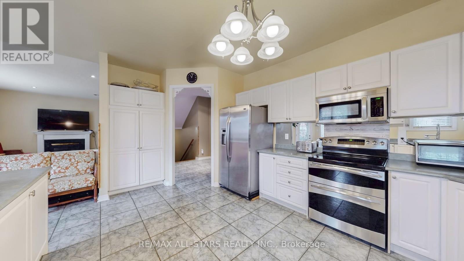 54 Bretton Circle, Markham, Ontario  L3S 3R1 - Photo 22 - N12586978