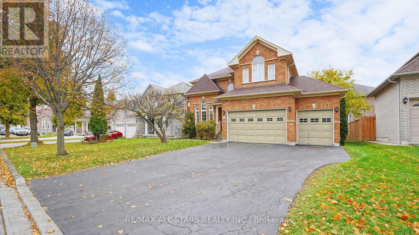 54 Bretton Circle, Markham, Ontario  L3S 3R1 - Photo 2 - N12586978