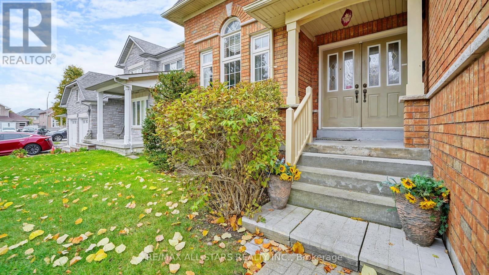 54 Bretton Circle, Markham, Ontario  L3S 3R1 - Photo 4 - N12586978