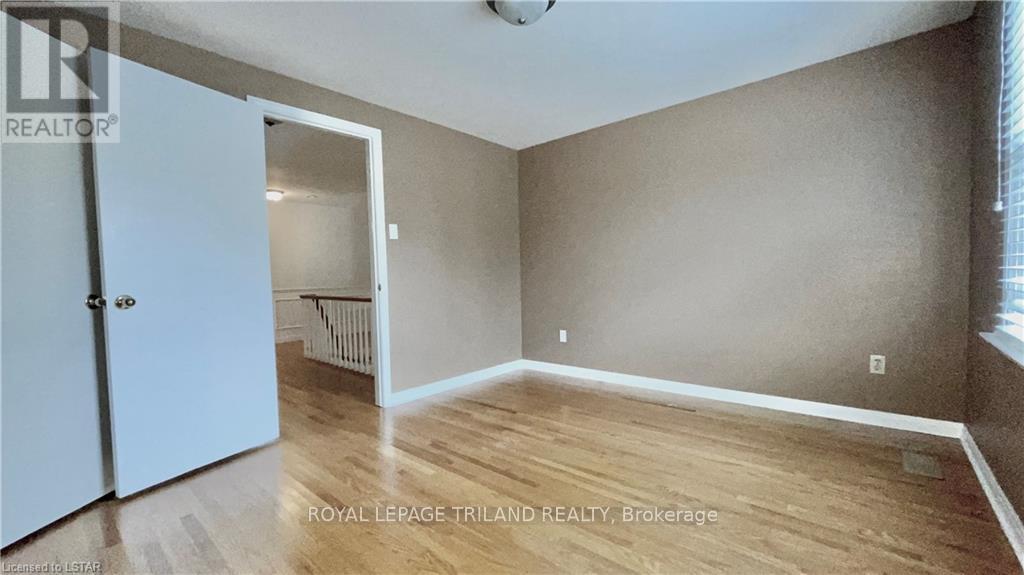 Main Level & Second Floor - 867 Viscount Road S, London South, Ontario  N6J 2C7 - Photo 24 - X12588564