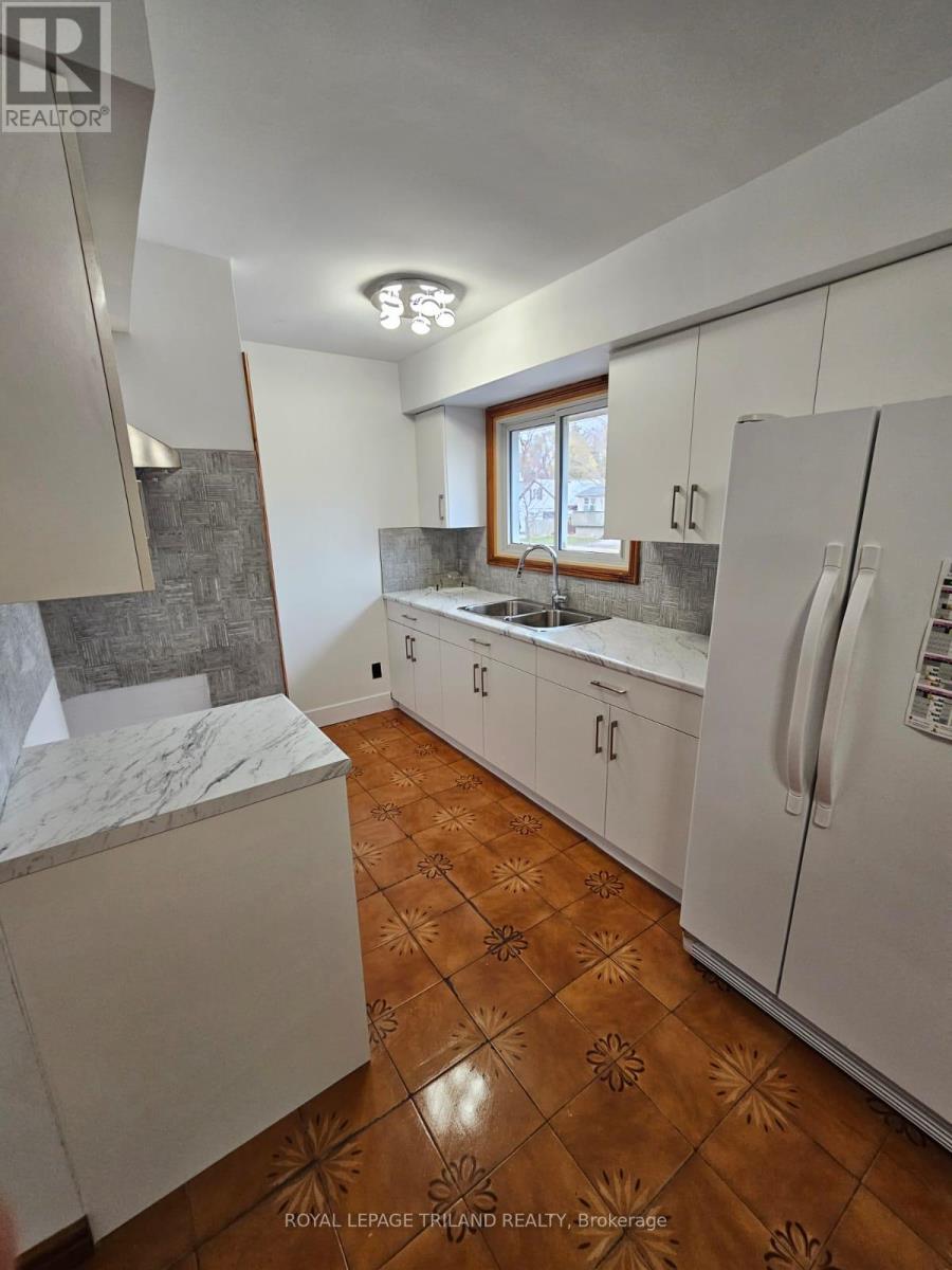 17 Clemens Street, London East, Ontario  N5Y 1H5 - Photo 2 - X12588586