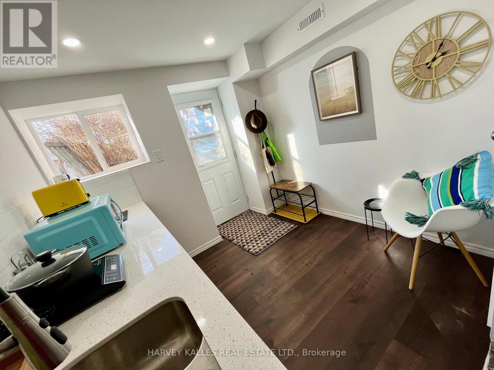 Lower - 26 Leyton Avenue, Toronto, Ontario M1L 3T4 - Photo 3 - E12588566