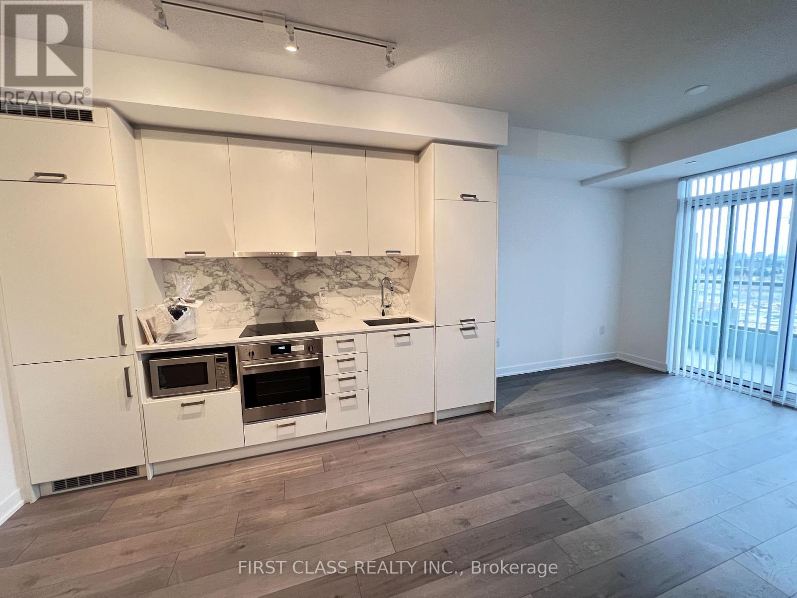 610 - 10 Honeycrisp Crescent, Vaughan, Ontario  L4K 5Z8 - Photo 15 - N12588546