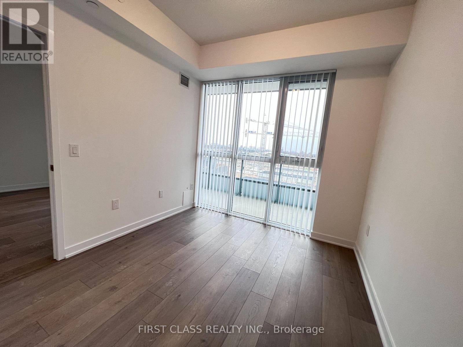 610 - 10 Honeycrisp Crescent, Vaughan, Ontario  L4K 5Z8 - Photo 18 - N12588546