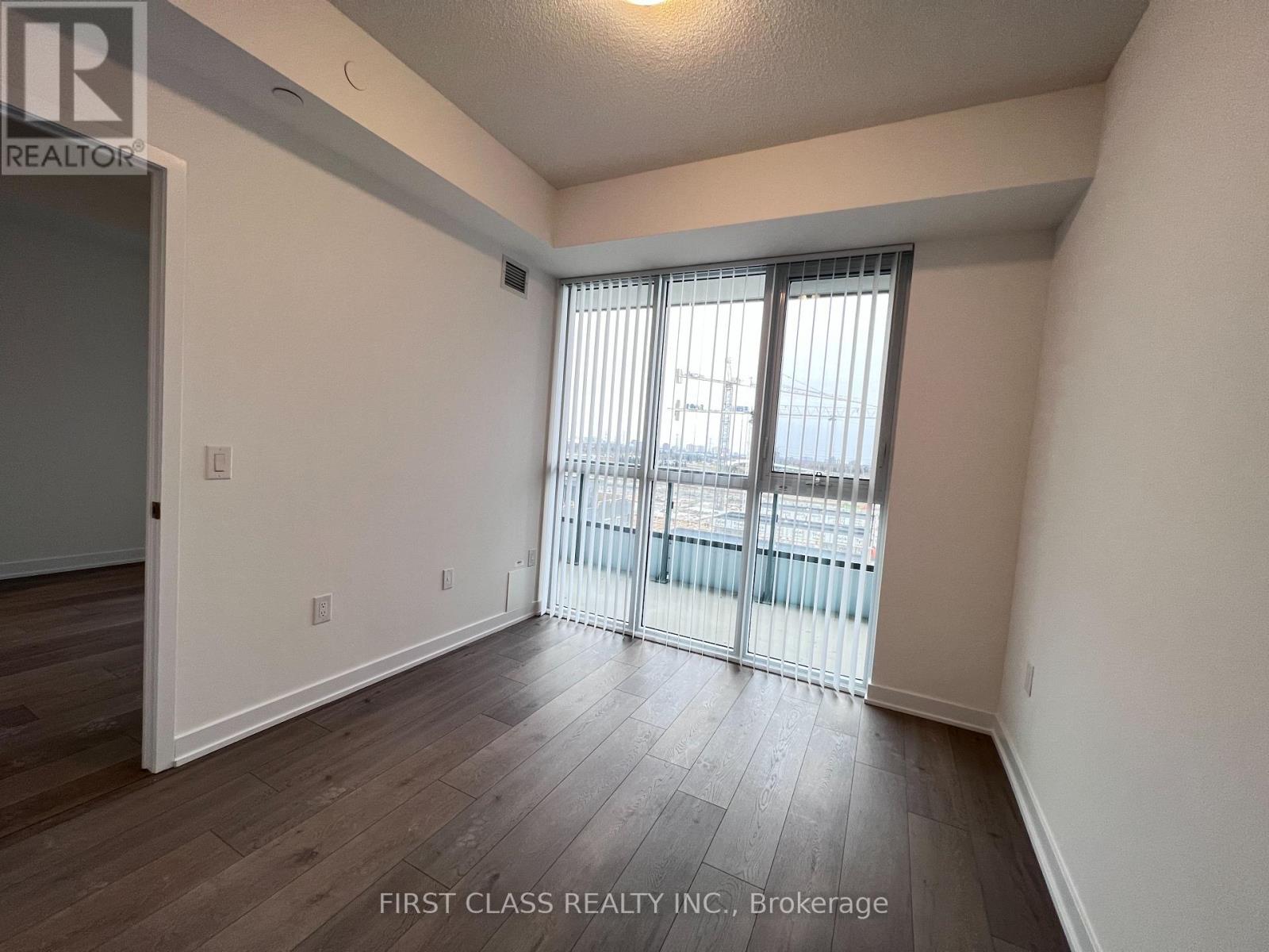 610 - 10 Honeycrisp Crescent, Vaughan, Ontario  L4K 5Z8 - Photo 19 - N12588546