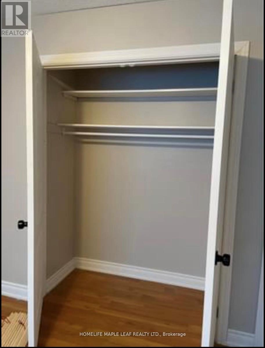 78 Prouse Drive, Brampton, Ontario  L6V 3A8 - Photo 4 - W12588560