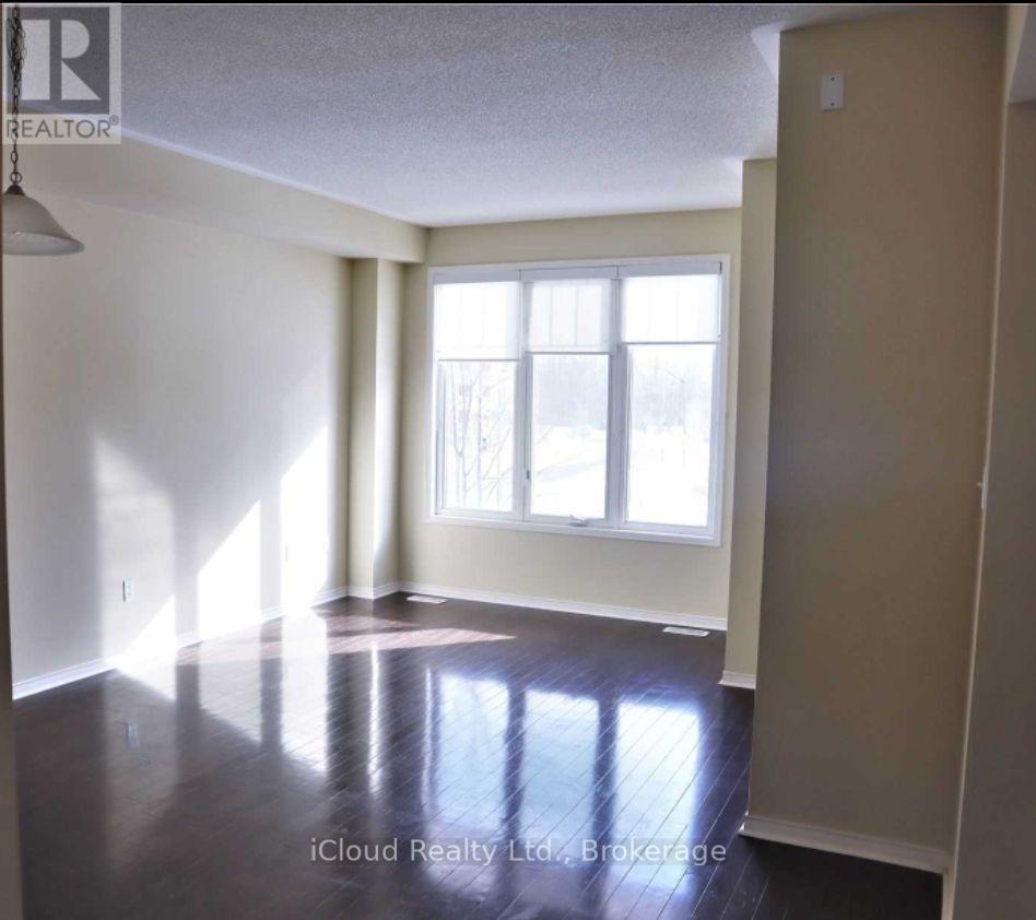 2 - 3215 Thomas Street, Mississauga, Ontario  L5M 0M1 - Photo 4 - W12588578
