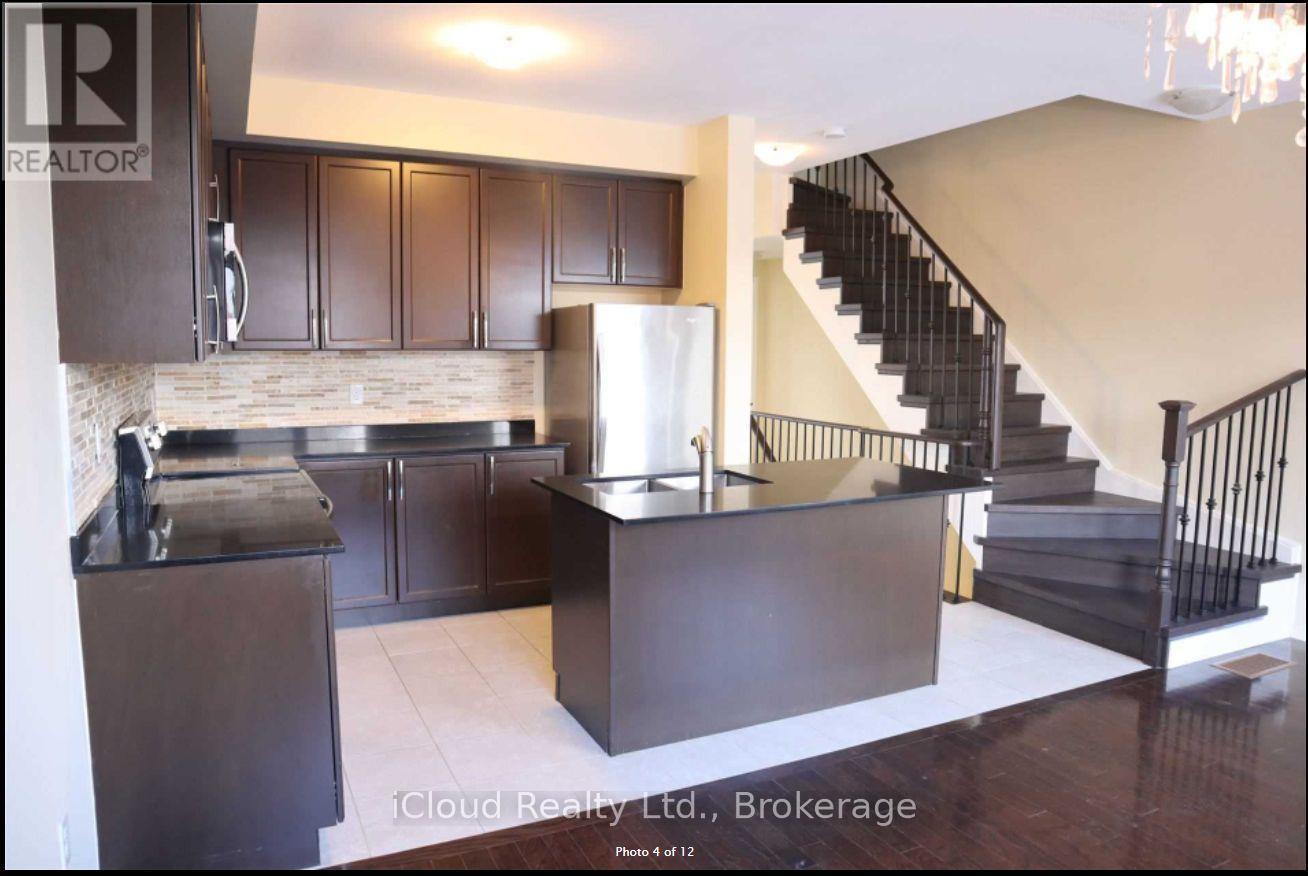 2 - 3215 Thomas Street, Mississauga, Ontario  L5M 0M1 - Photo 5 - W12588578