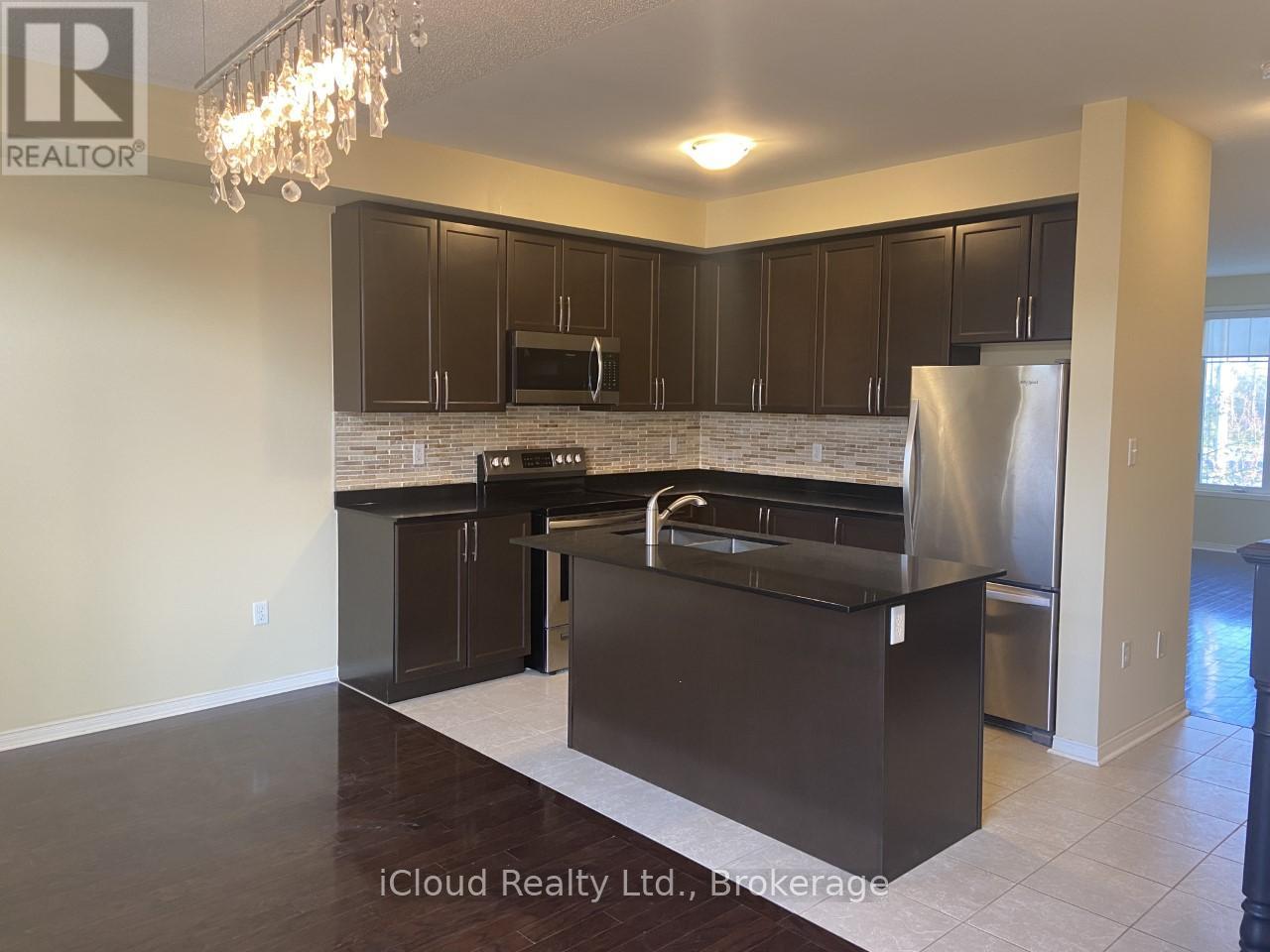 2 - 3215 Thomas Street, Mississauga, Ontario  L5M 0M1 - Photo 7 - W12588578