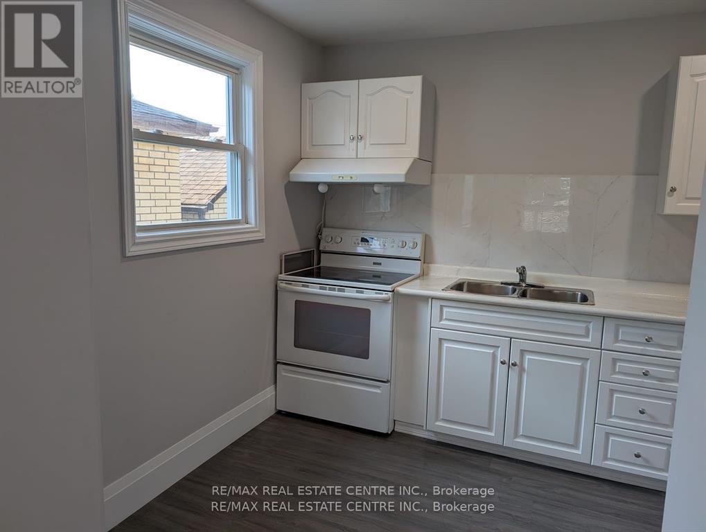 5145 Kitchener Street, Niagara Falls, Ontario  L2G 1B1 - Photo 6 - X12588548