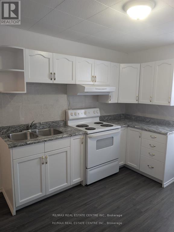 5145 Kitchener Street, Niagara Falls, Ontario  L2G 1B1 - Photo 5 - X12588580