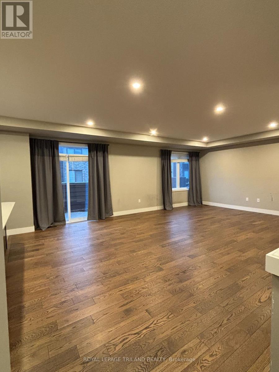 40 - 1960 Dalmagarry Road, London North, Ontario  N6G 0T8 - Photo 10 - X12461824