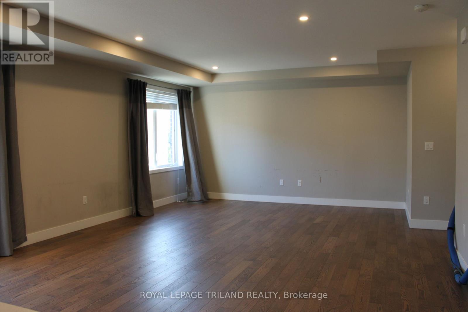 40 - 1960 Dalmagarry Road, London North, Ontario  N6G 0T8 - Photo 11 - X12461824