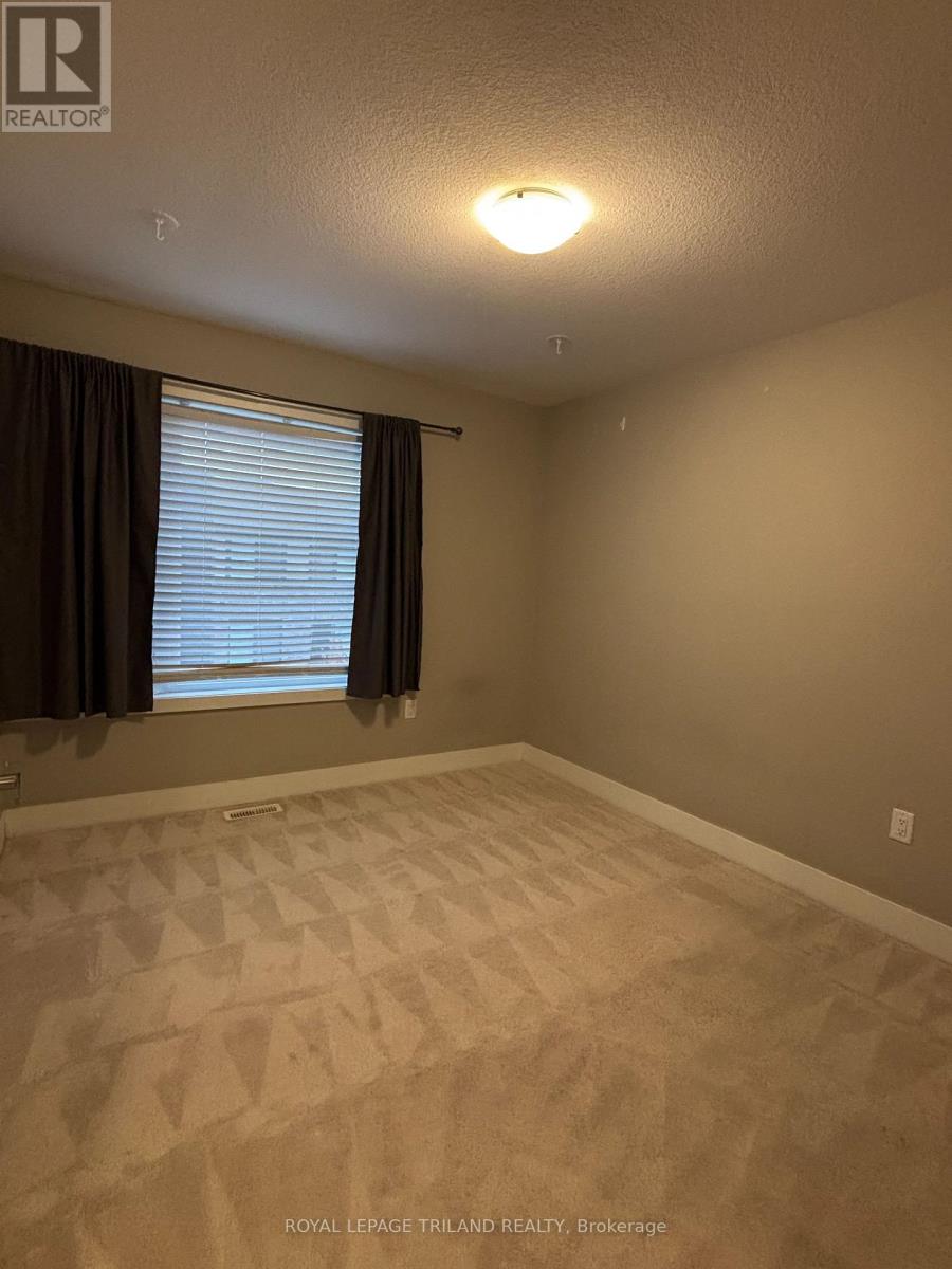 40 - 1960 Dalmagarry Road, London North, Ontario  N6G 0T8 - Photo 22 - X12461824