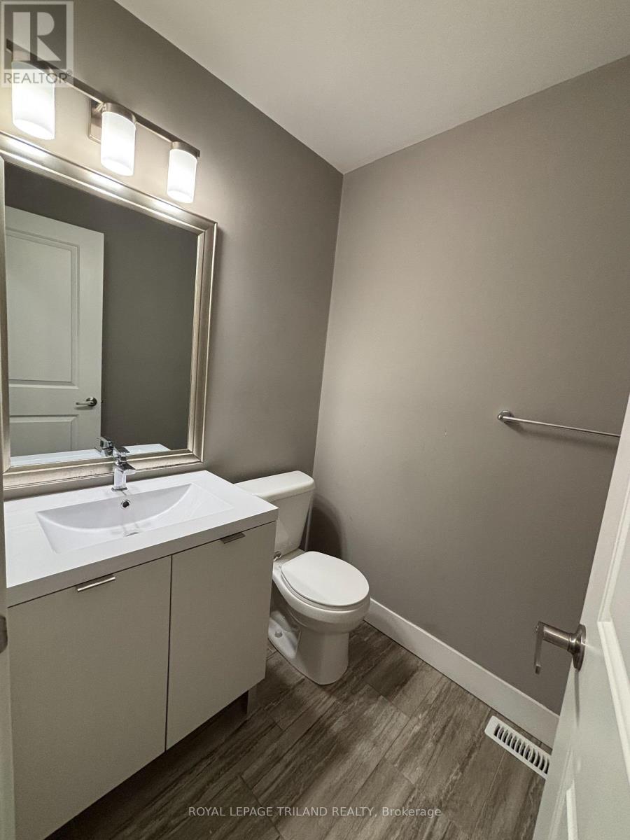 40 - 1960 Dalmagarry Road, London North, Ontario  N6G 0T8 - Photo 25 - X12461824