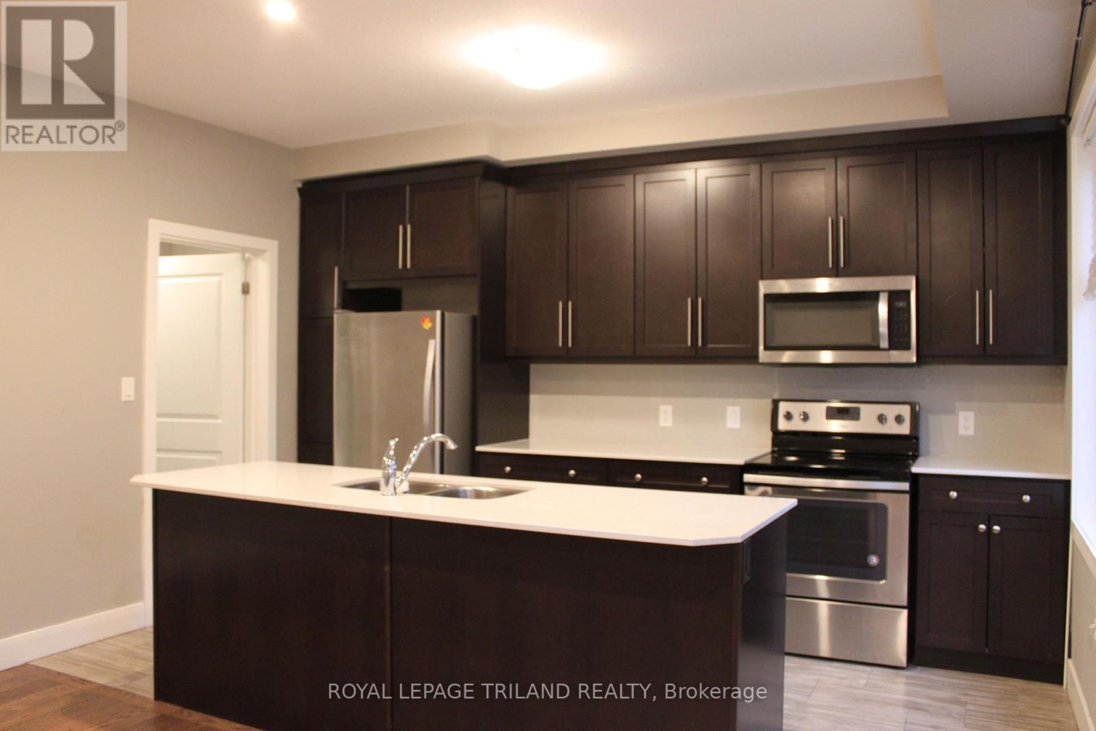 40 - 1960 Dalmagarry Road, London North, Ontario  N6G 0T8 - Photo 5 - X12461824