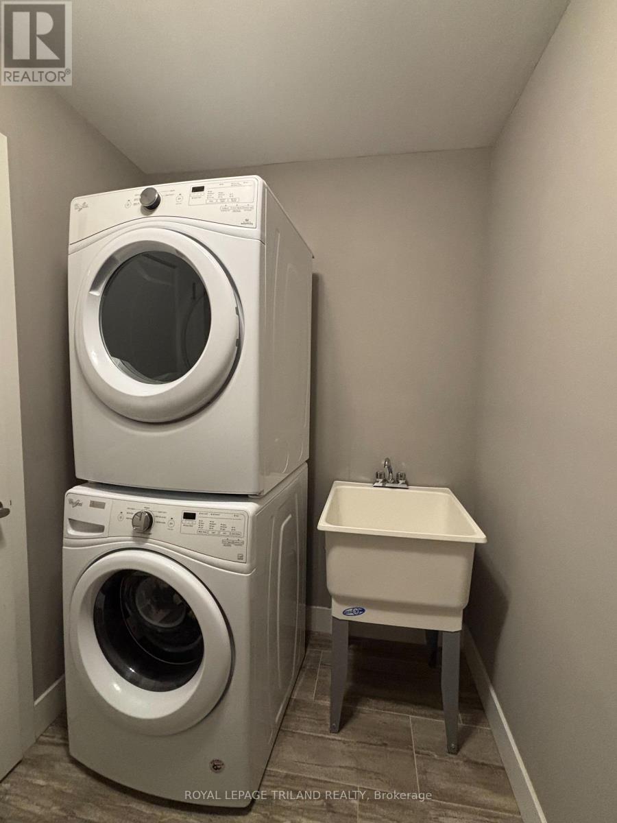 40 - 1960 Dalmagarry Road, London North, Ontario  N6G 0T8 - Photo 26 - X12461824