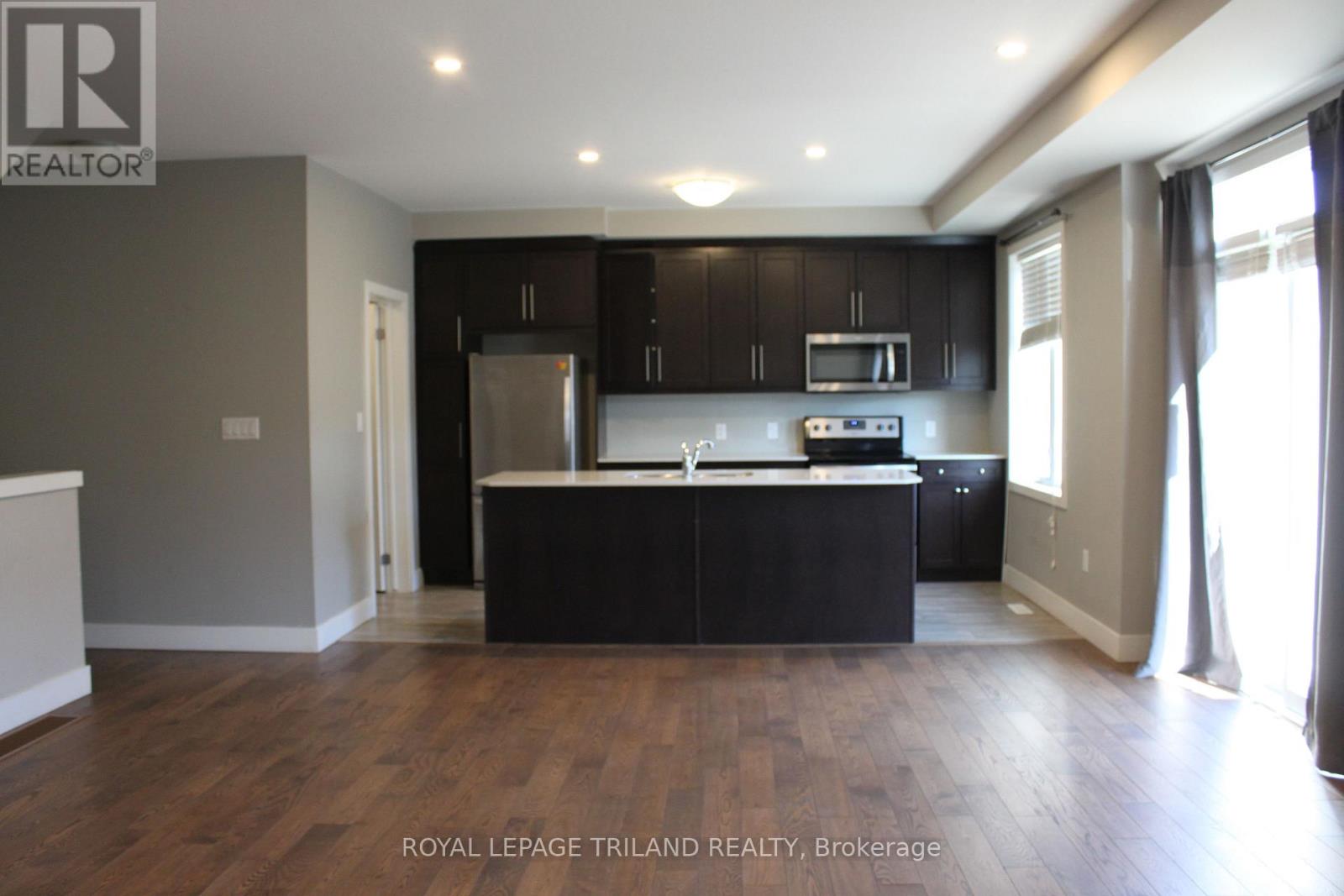 40 - 1960 Dalmagarry Road, London North, Ontario  N6G 0T8 - Photo 8 - X12461824