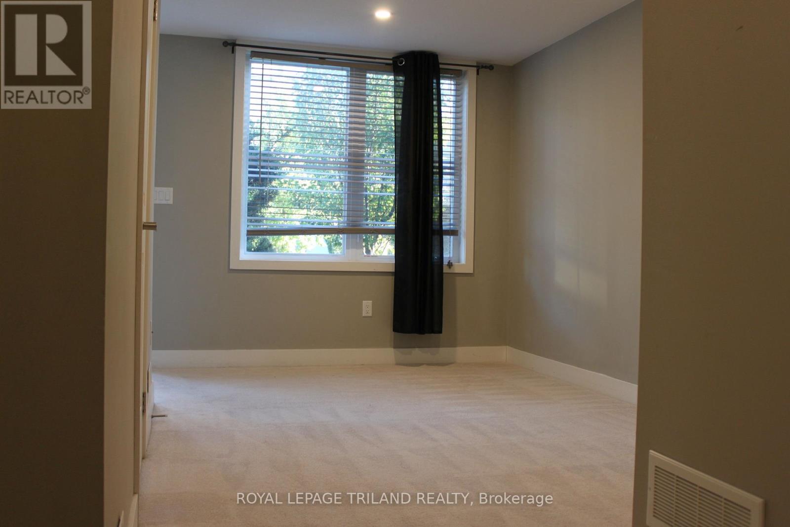 40 - 1960 Dalmagarry Road, London North, Ontario  N6G 0T8 - Photo 3 - X12461824