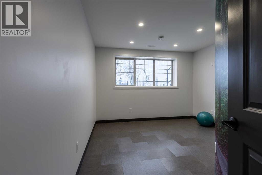 150 Lasalle Terrace W, Lethbridge, Alberta  T1J 5G9 - Photo 36 - A2272584