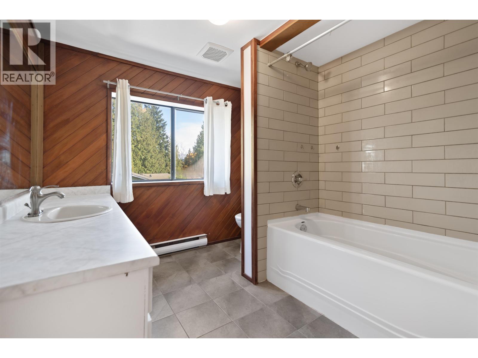 786 Creekside Crescent, Gibsons, British Columbia  V0N 1V9 - Photo 21 - R3063274