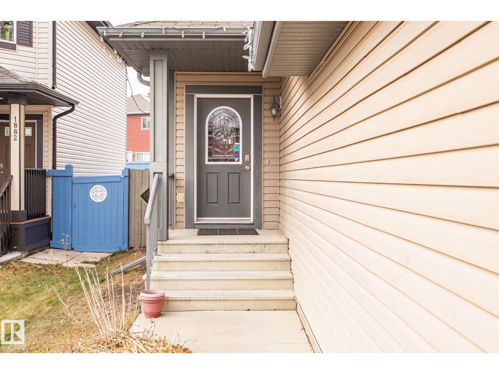 1888 33 St Nw, Edmonton, Alberta  T6T 0L5 - Photo 4 - E4467095