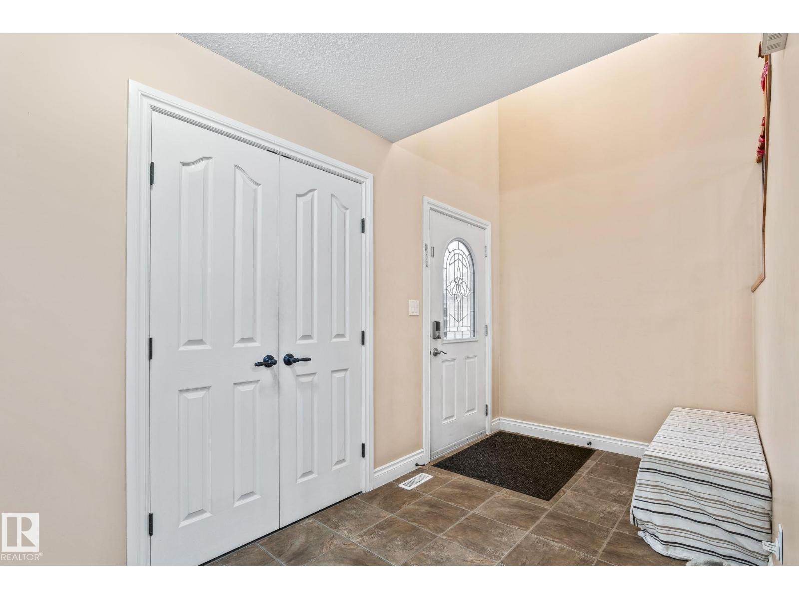 1888 33 St Nw, Edmonton, Alberta  T6T 0L5 - Photo 5 - E4467095