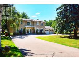 17 CRESCENT HILL DRIVE S, Brampton, Ontario