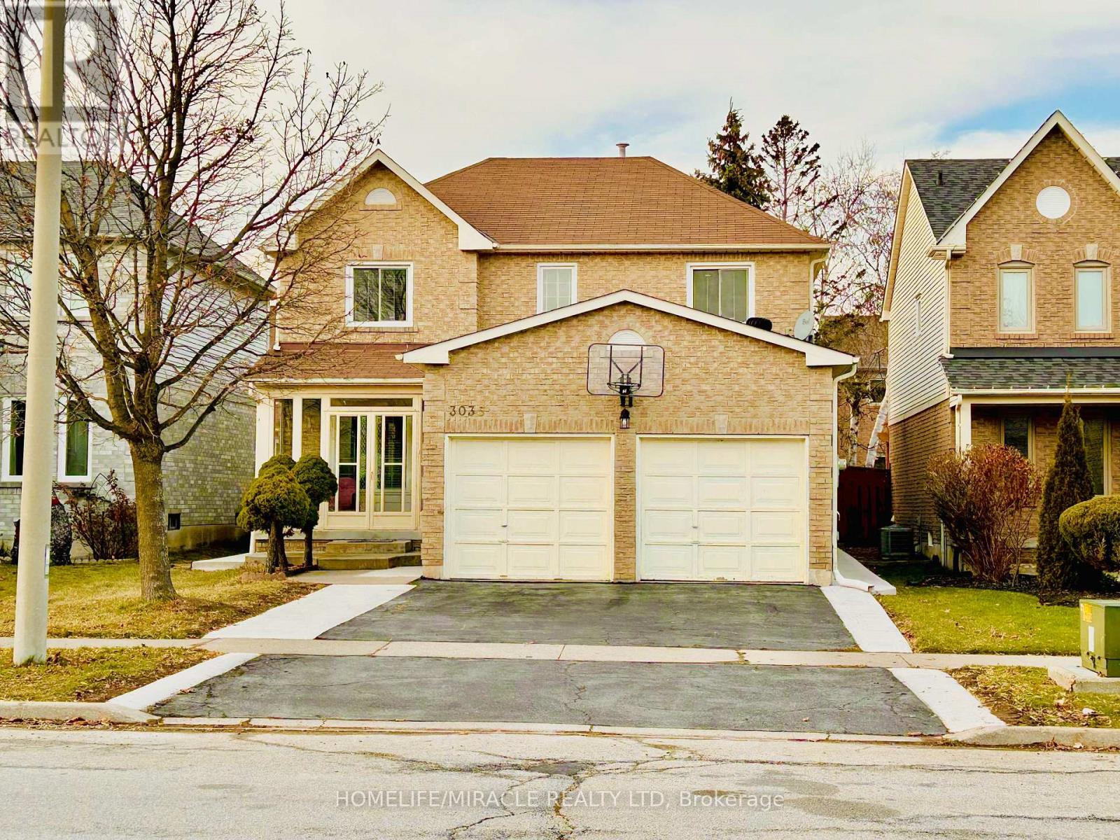 Upper - 3035 Dalehurst Drive, Mississauga, Ontario  L5N 6M8 - Photo 1 - W12588598