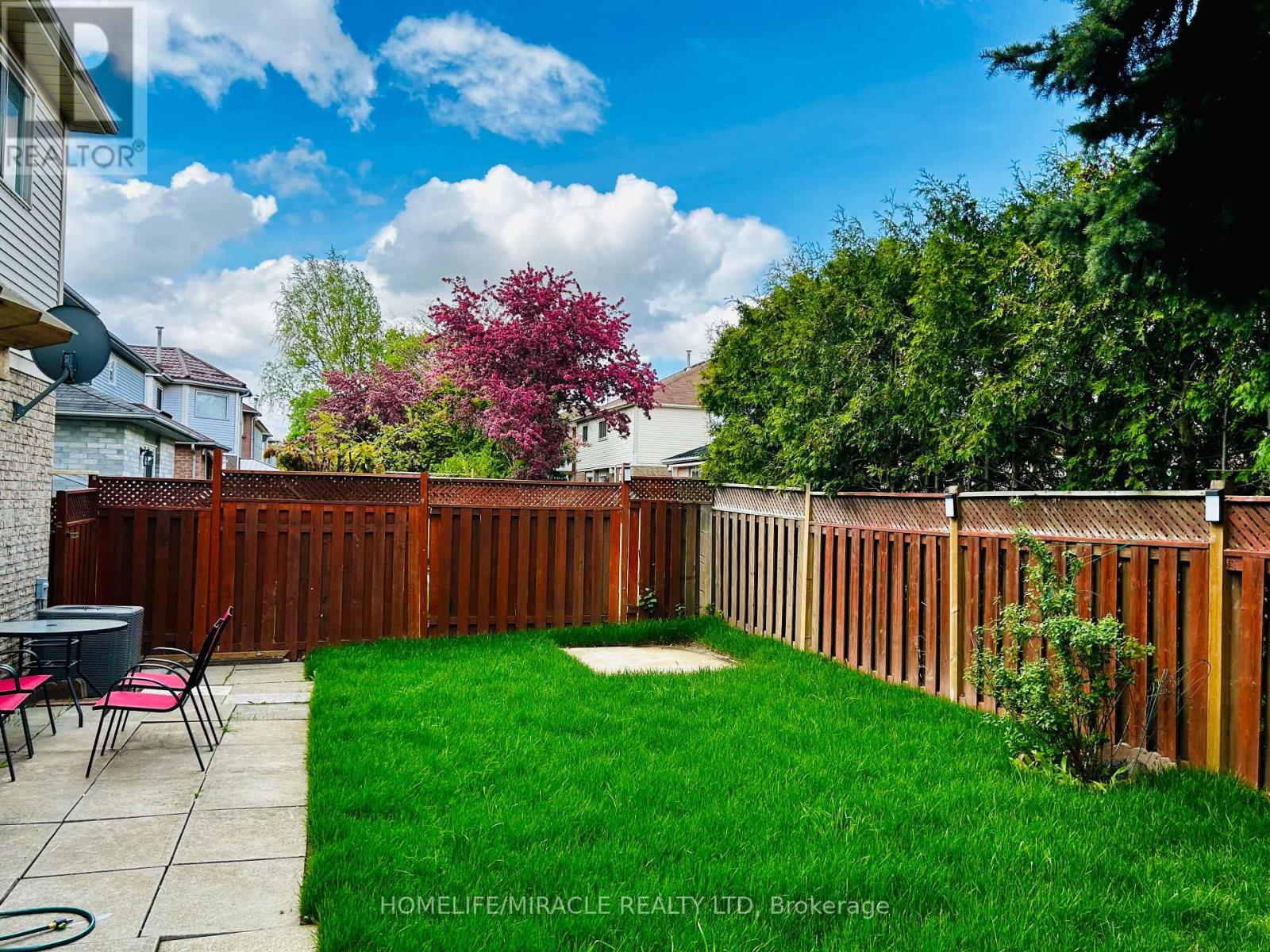 Upper - 3035 Dalehurst Drive, Mississauga, Ontario  L5N 6M8 - Photo 16 - W12588598