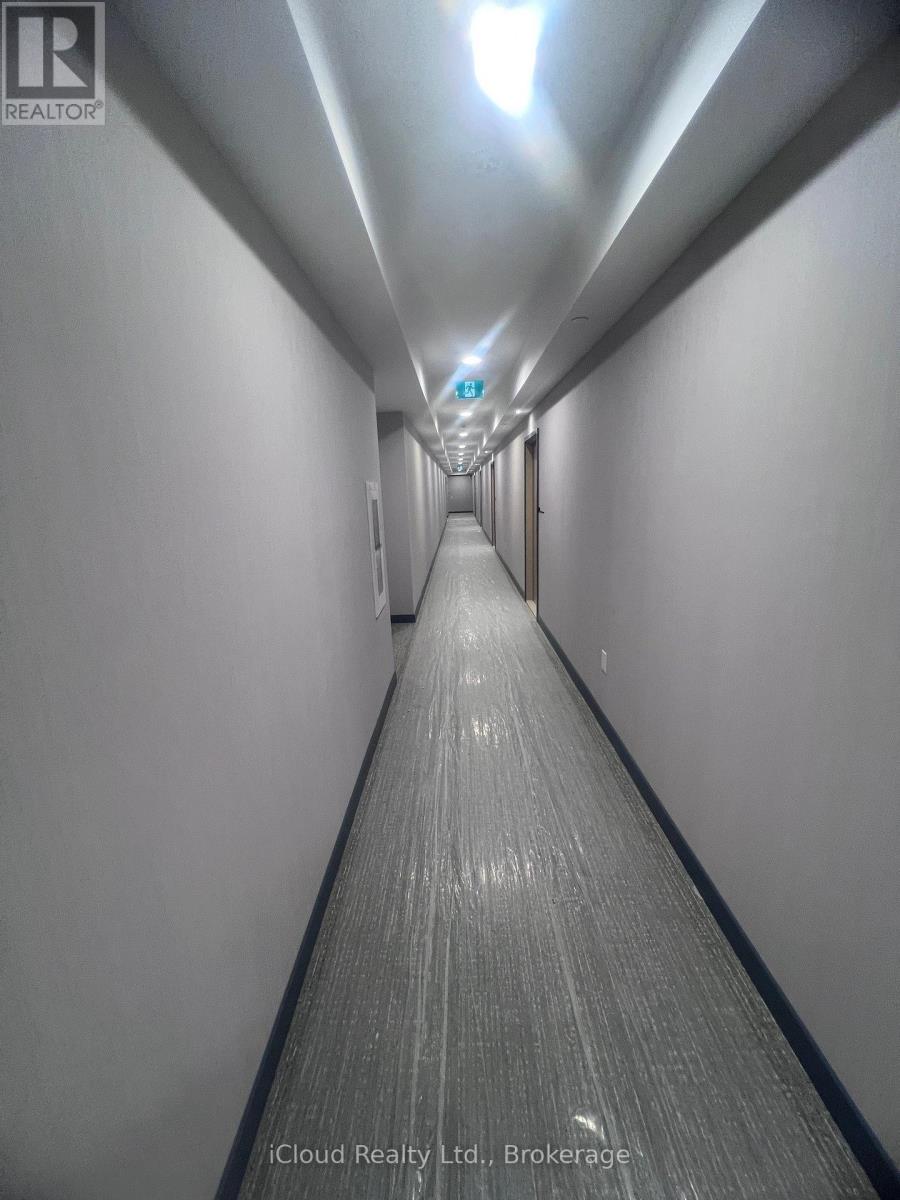 316 - 395 Square One Drive, Mississauga, Ontario  L5B 0C5 - Photo 11 - W12588606