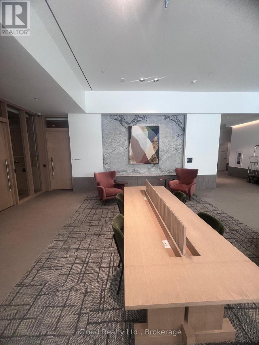 316 - 395 Square One Drive, Mississauga, Ontario  L5B 0C5 - Photo 14 - W12588606