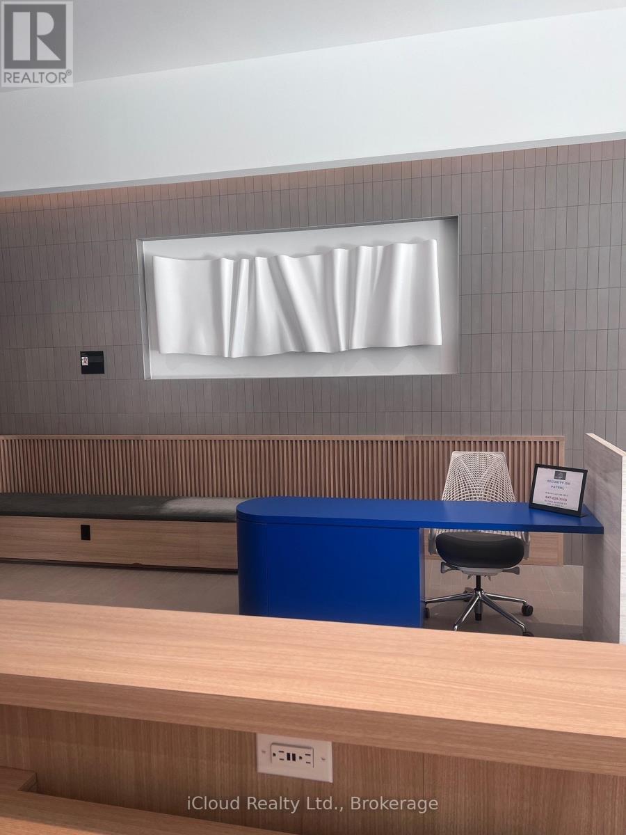 316 - 395 Square One Drive, Mississauga, Ontario  L5B 0C5 - Photo 15 - W12588606