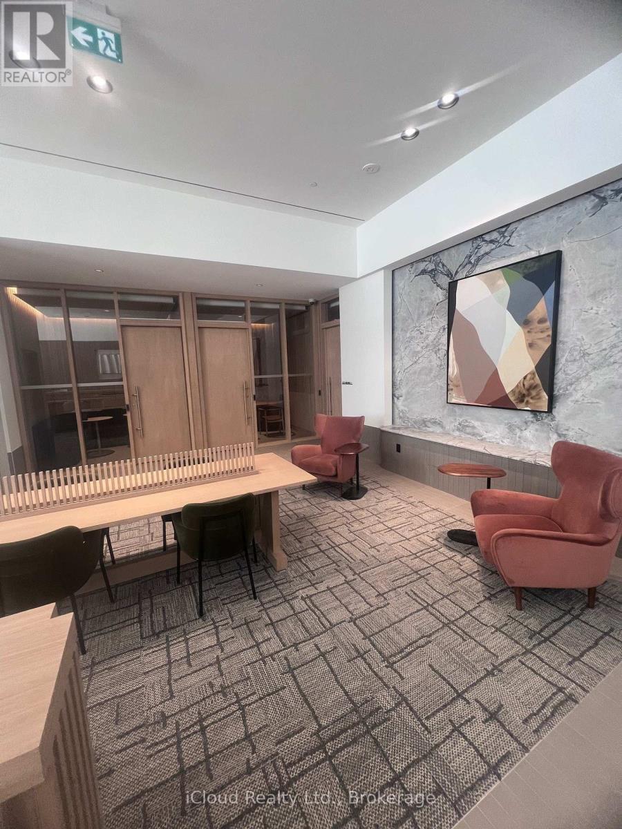 316 - 395 Square One Drive, Mississauga, Ontario  L5B 0C5 - Photo 17 - W12588606