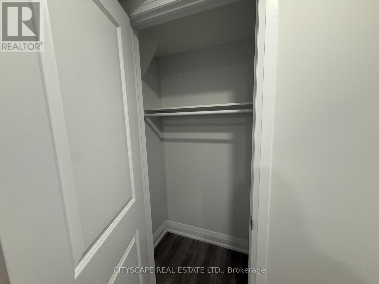 5582 Meadowcrest Avenue, Mississauga, Ontario  L5M 0V1 - Photo 12 - W12588632