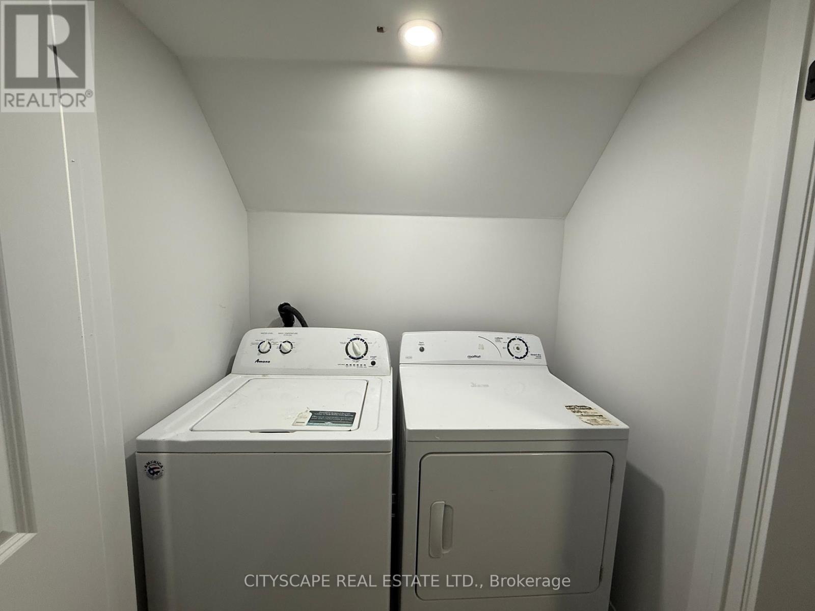 5582 Meadowcrest Avenue, Mississauga, Ontario  L5M 0V1 - Photo 14 - W12588632