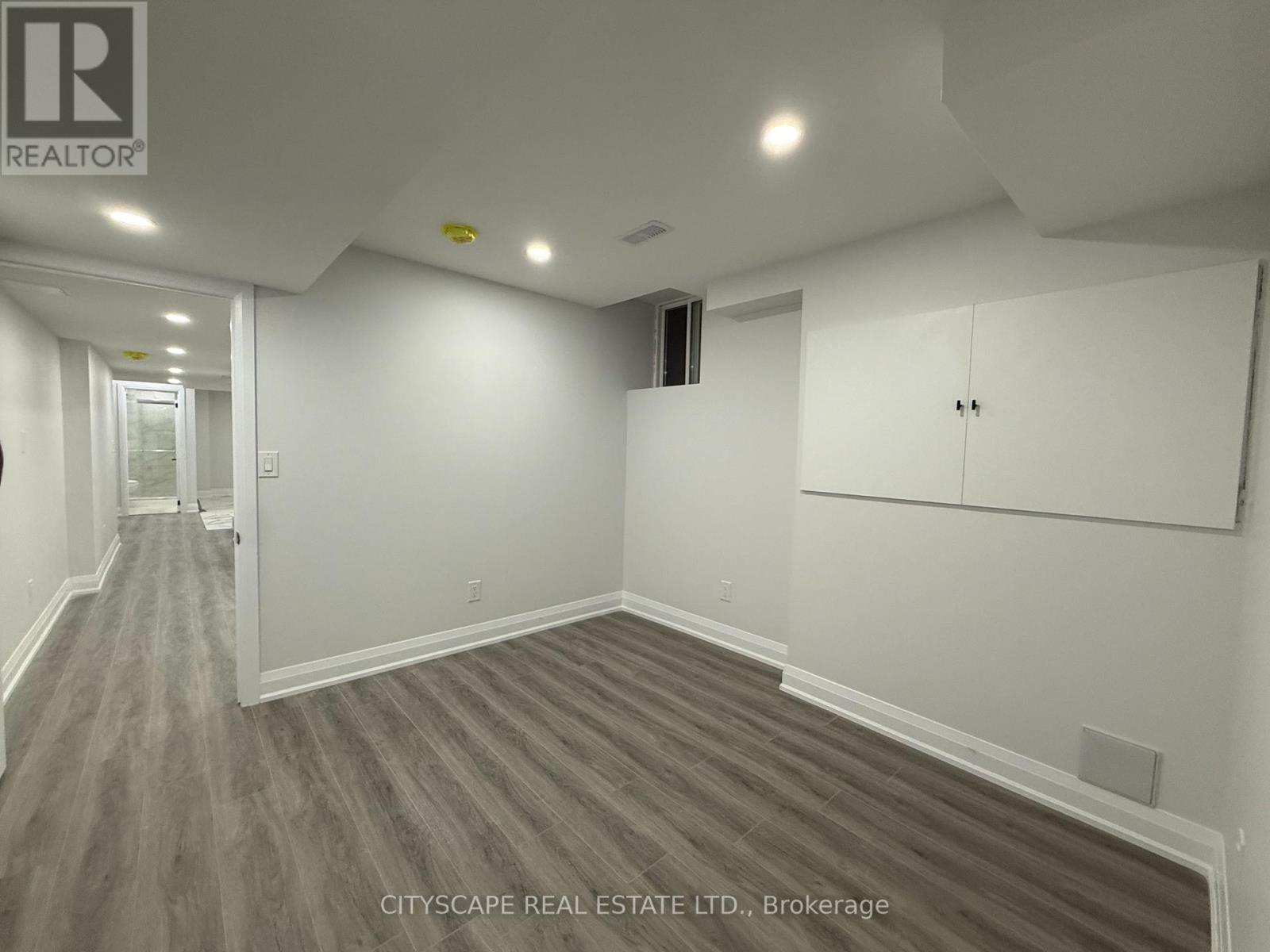 5582 Meadowcrest Avenue, Mississauga, Ontario  L5M 0V1 - Photo 9 - W12588632